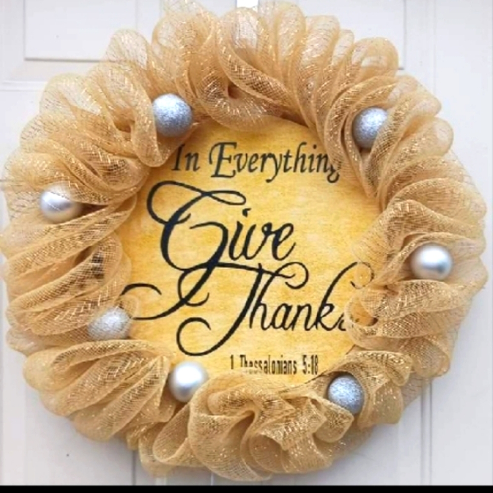 Elegant Gold Holiday Wreath